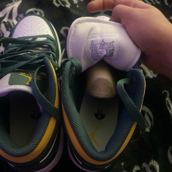 Jordan Mid Sonics size 5 boys in good condition - Picture 6 of 7